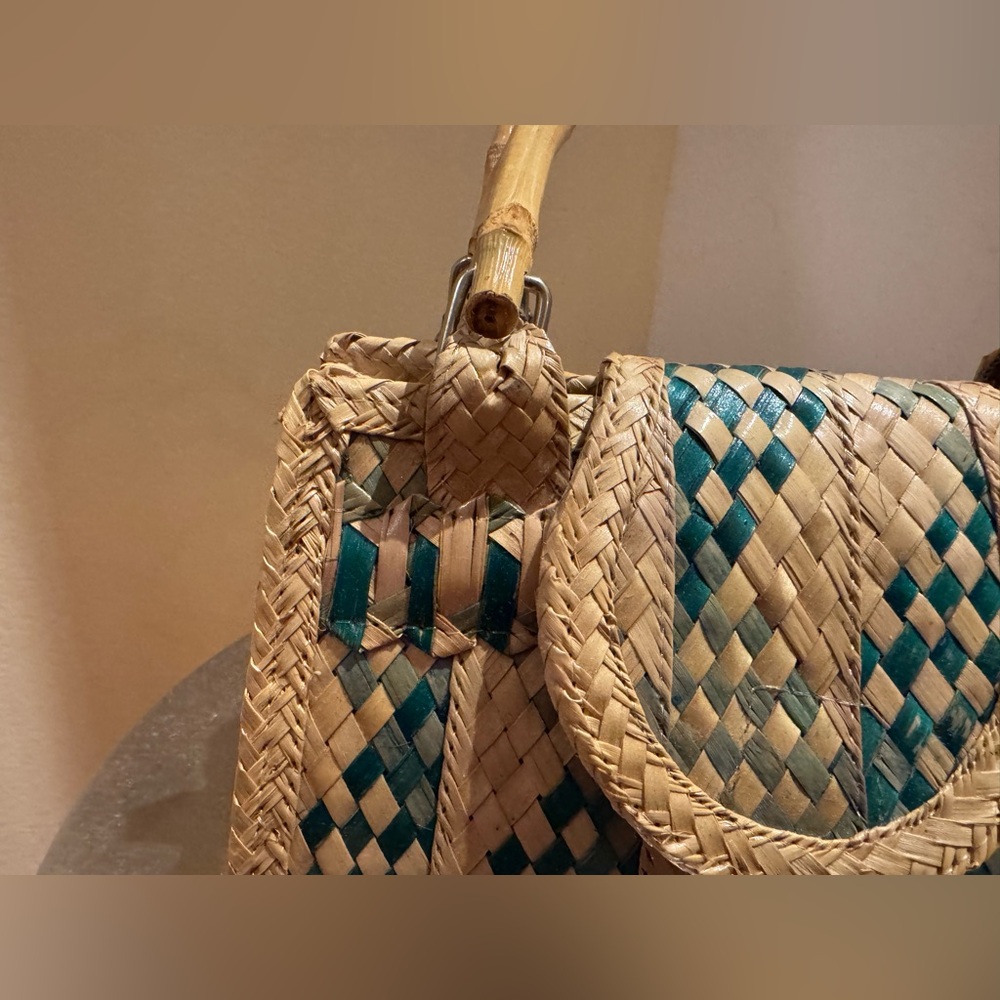 ❤️ NWT Woven Tan and Green Handbag - Picture 8 of 15